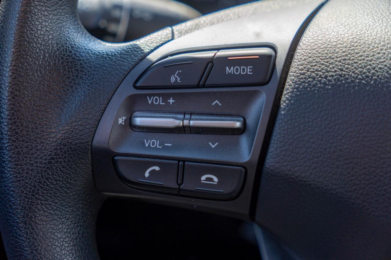 2021 Hyundai KONA 2.0L Essential FWD Photo