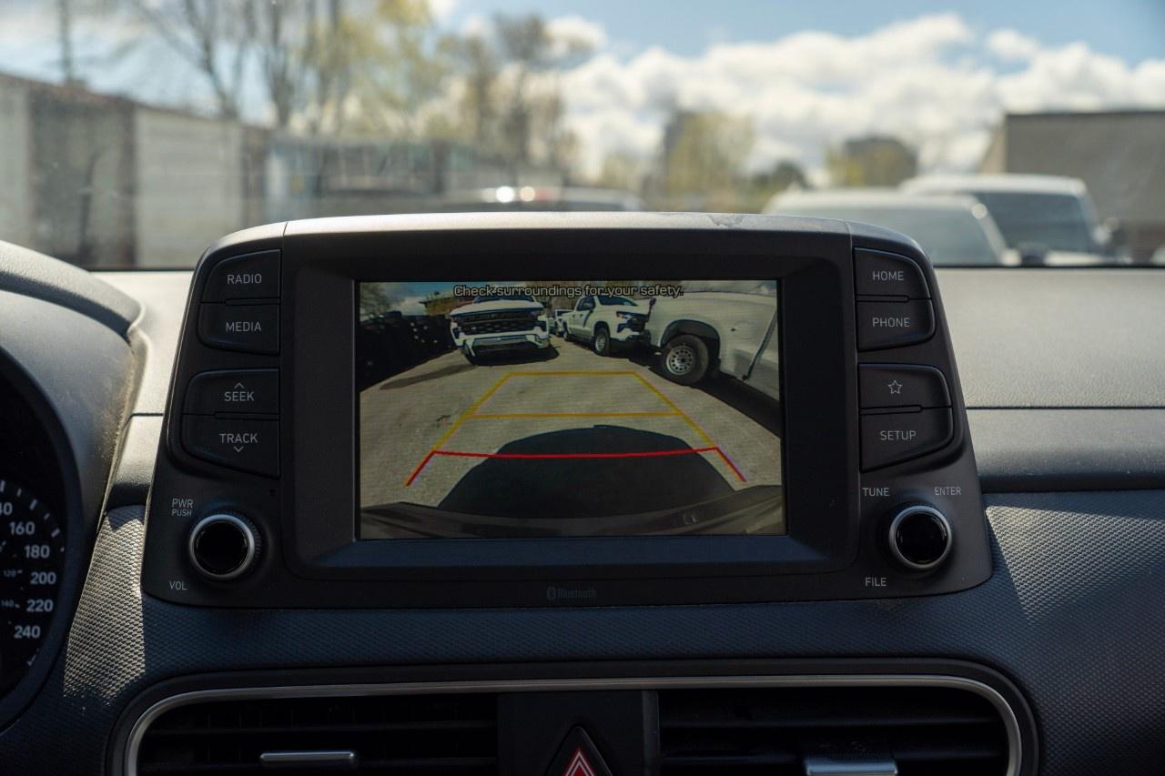 2021 Hyundai KONA 2.0L Essential FWD Photo