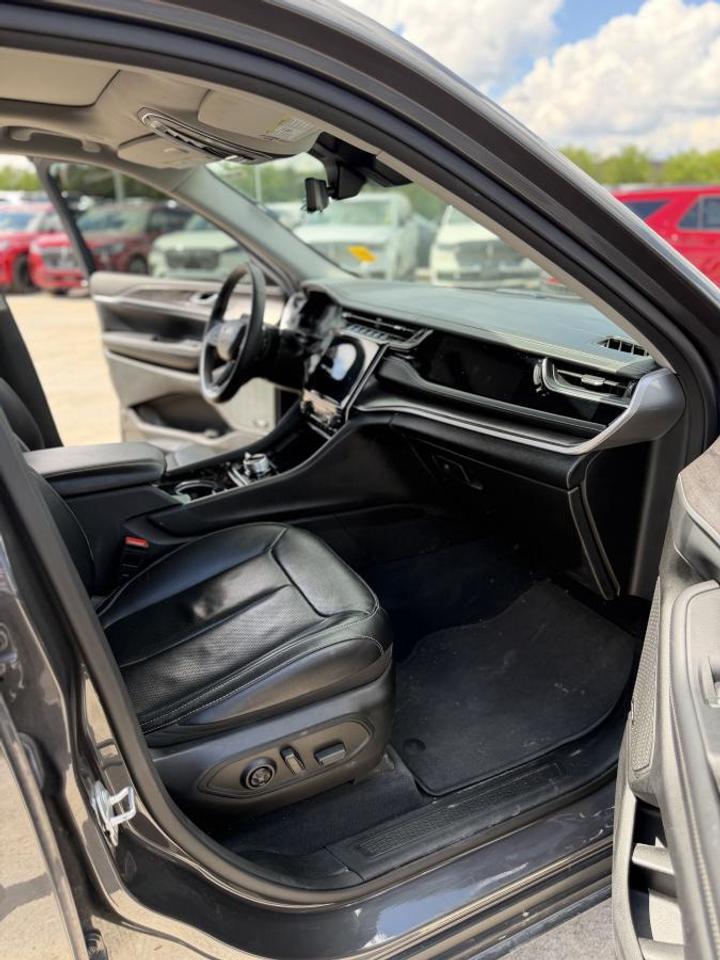 2022 Jeep Grand Cherokee L Grand Limited 4x Photo