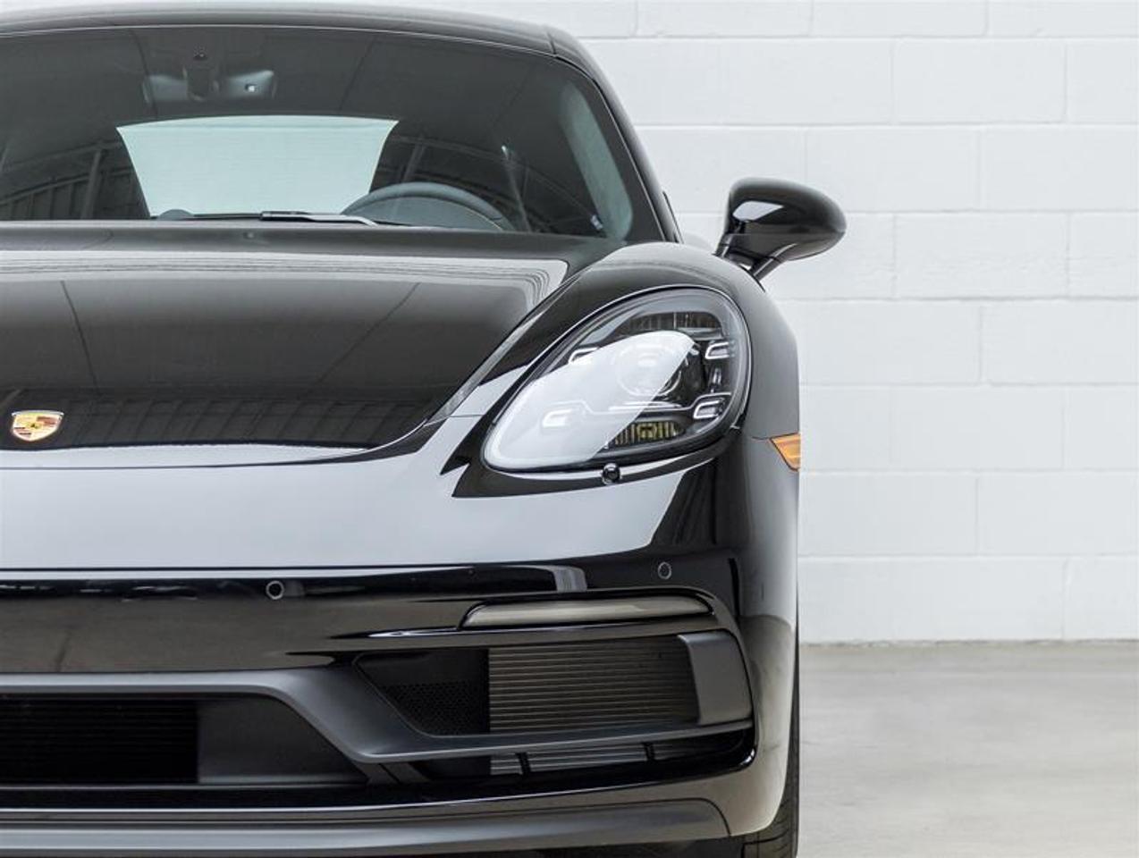 2025 Porsche 718 Cayman  Photo