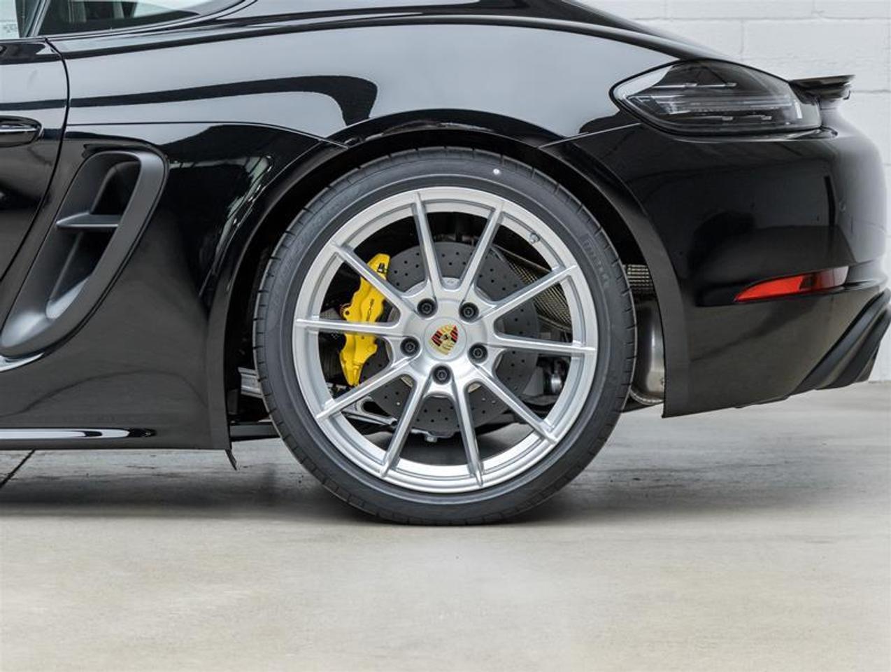 2025 Porsche 718 Cayman  Photo