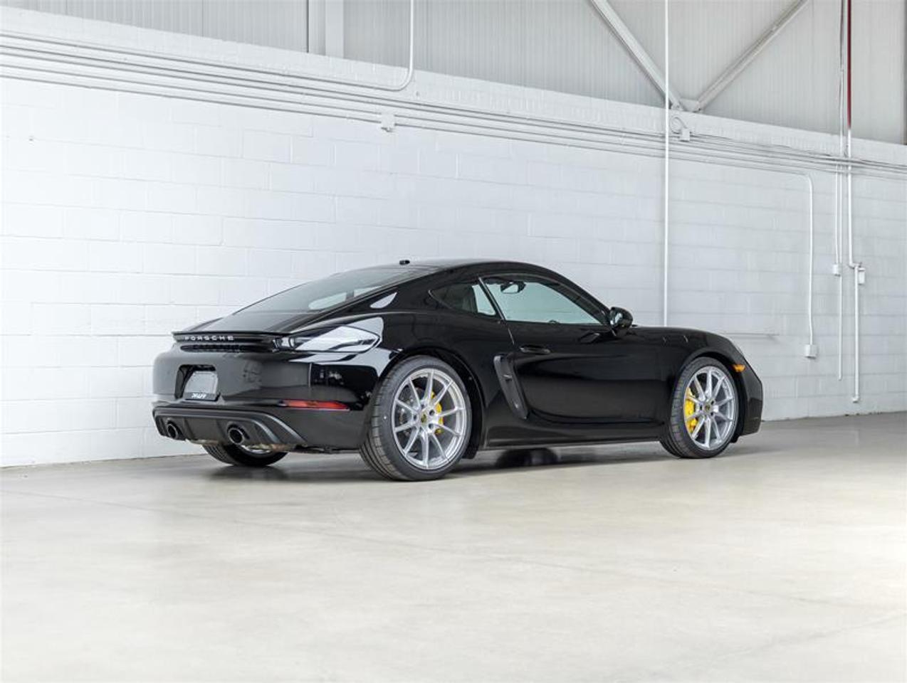 2025 Porsche 718 Cayman  Photo