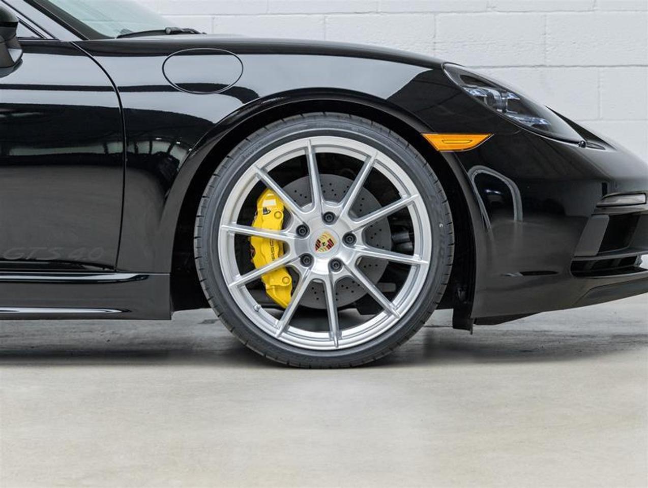 2025 Porsche 718 Cayman  Photo
