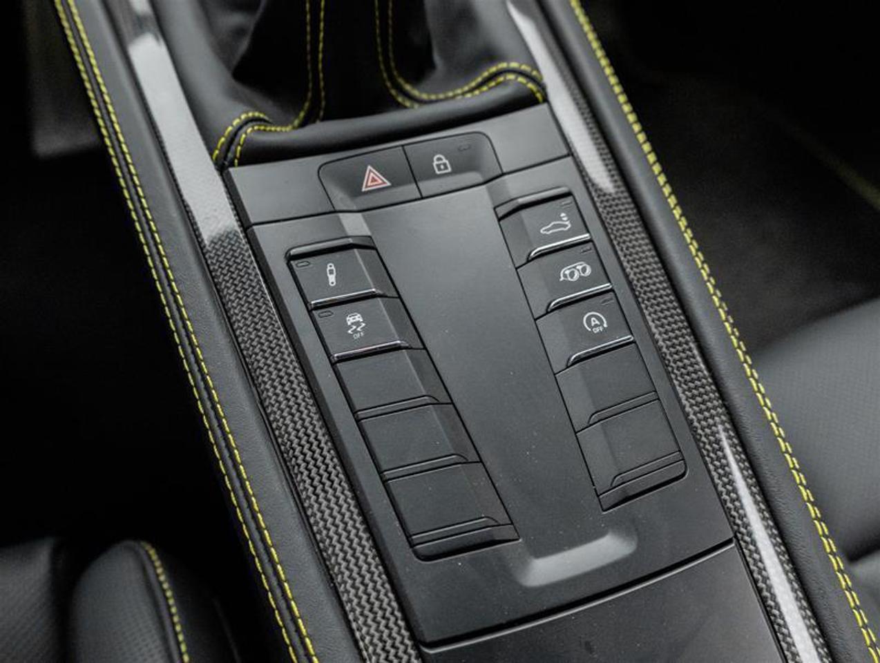 2025 Porsche 718 Cayman  Photo