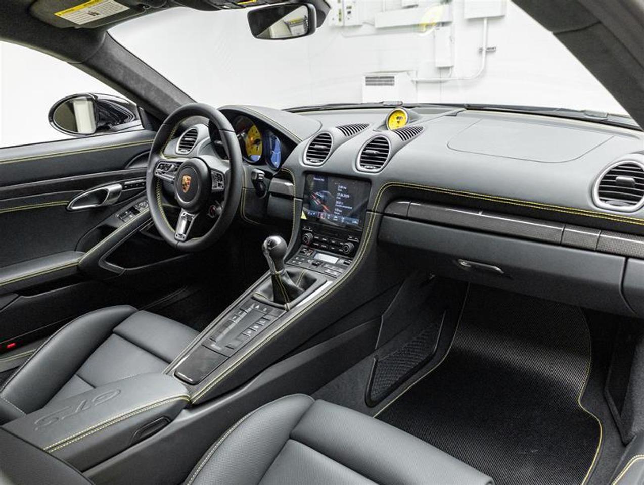 2025 Porsche 718 Cayman  Photo