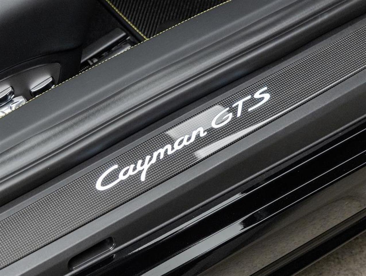 2025 Porsche 718 Cayman  Photo