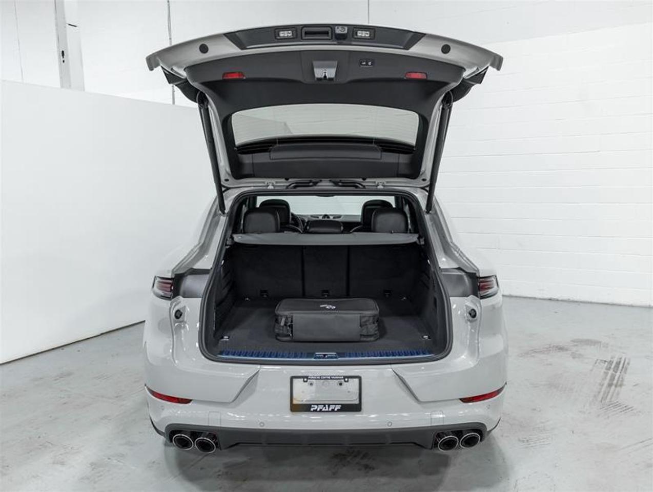 2026 Porsche Cayenne  Photo