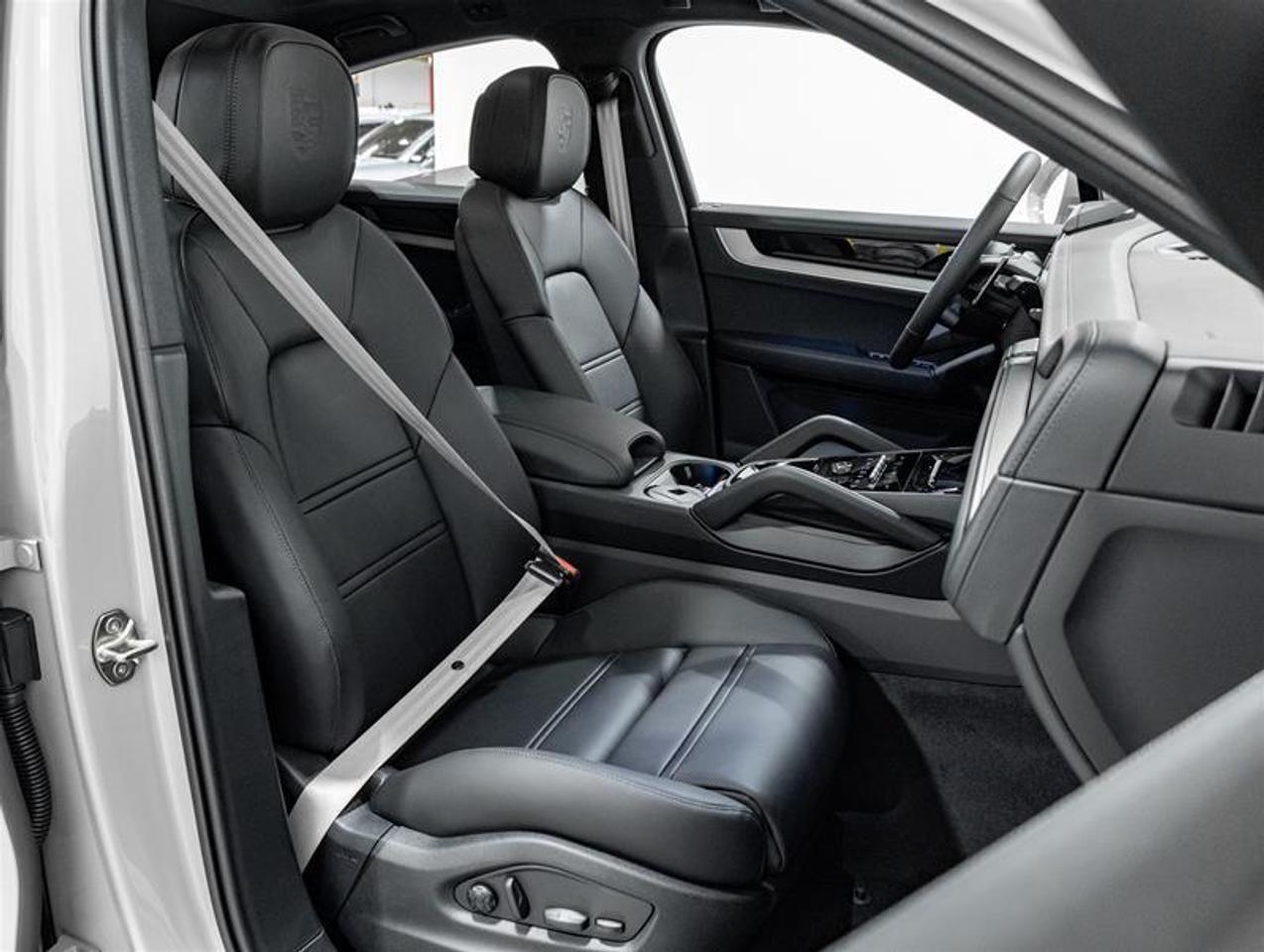 2026 Porsche Cayenne  Photo
