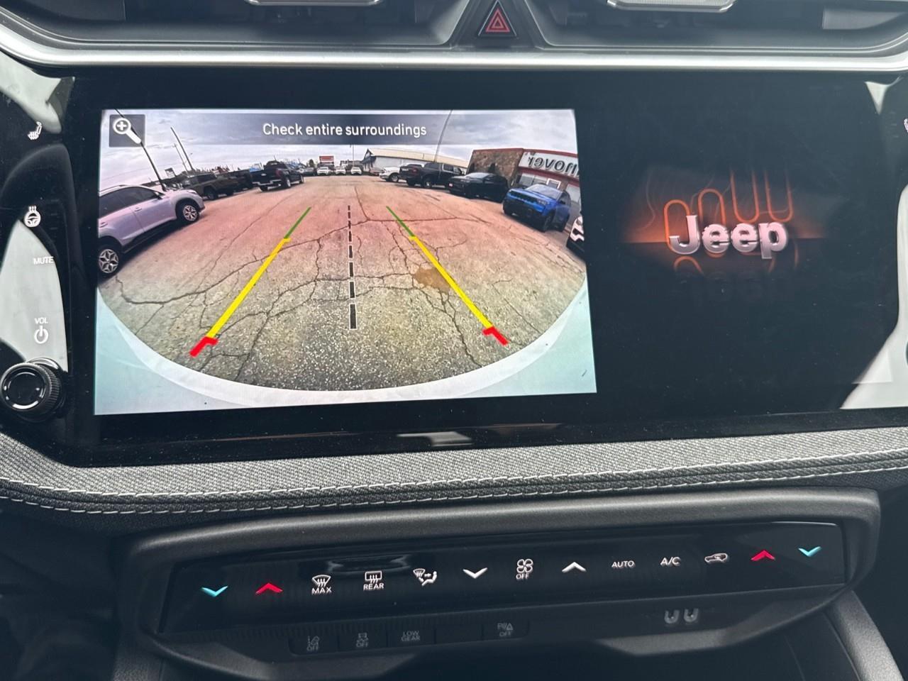 2026 Jeep Cherokee LAREDO 4x4 Photo