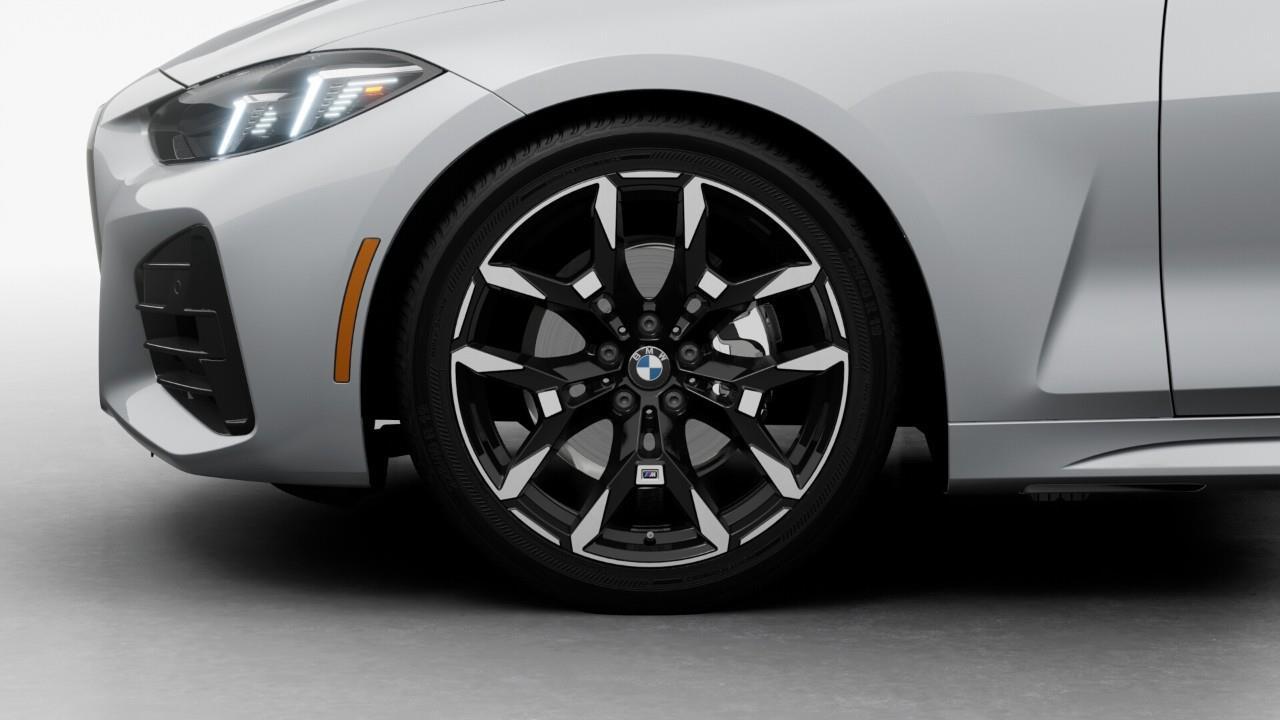 2027 BMW 430 i xDrive 2dr All-Wheel Drive Cabriolet Photo