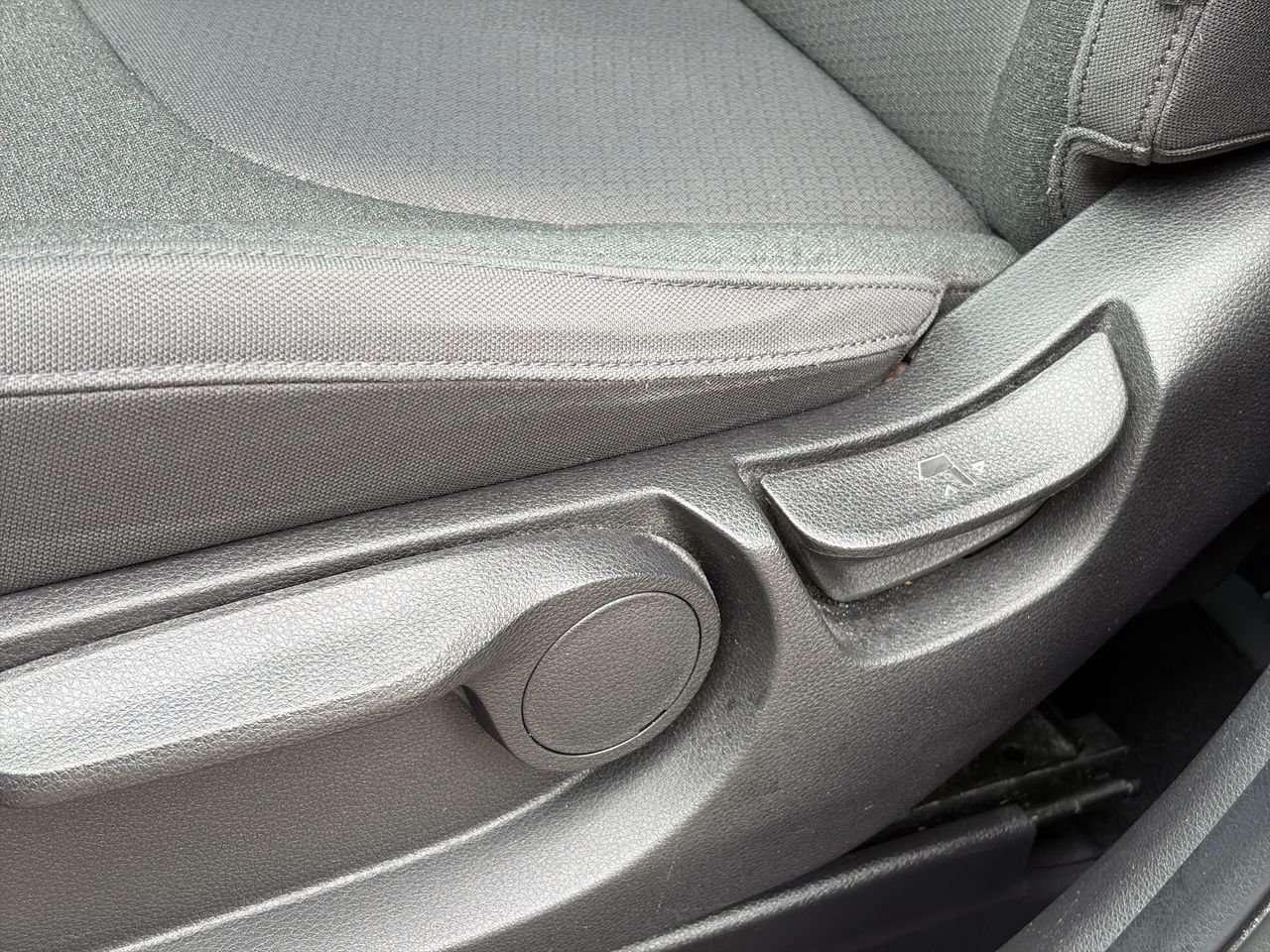 2024 Kia Carnival LX CLEAN CARFAX   ONE OWNER   8 SEATER   CARPLAY/ANDROID AUTO Photo
