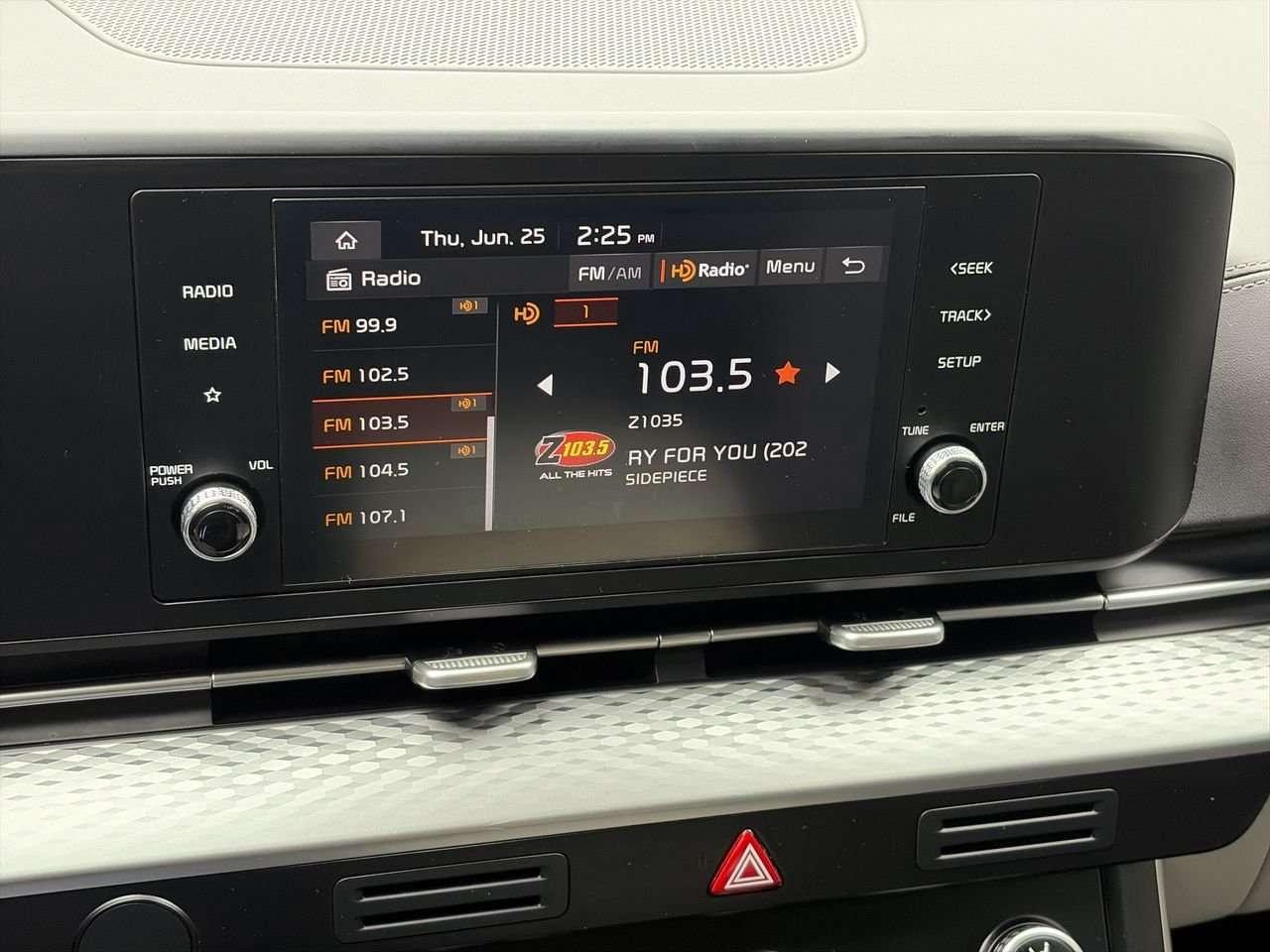 2024 Kia Carnival LX CLEAN CARFAX   ONE OWNER   8 SEATER   CARPLAY/ANDROID AUTO Photo