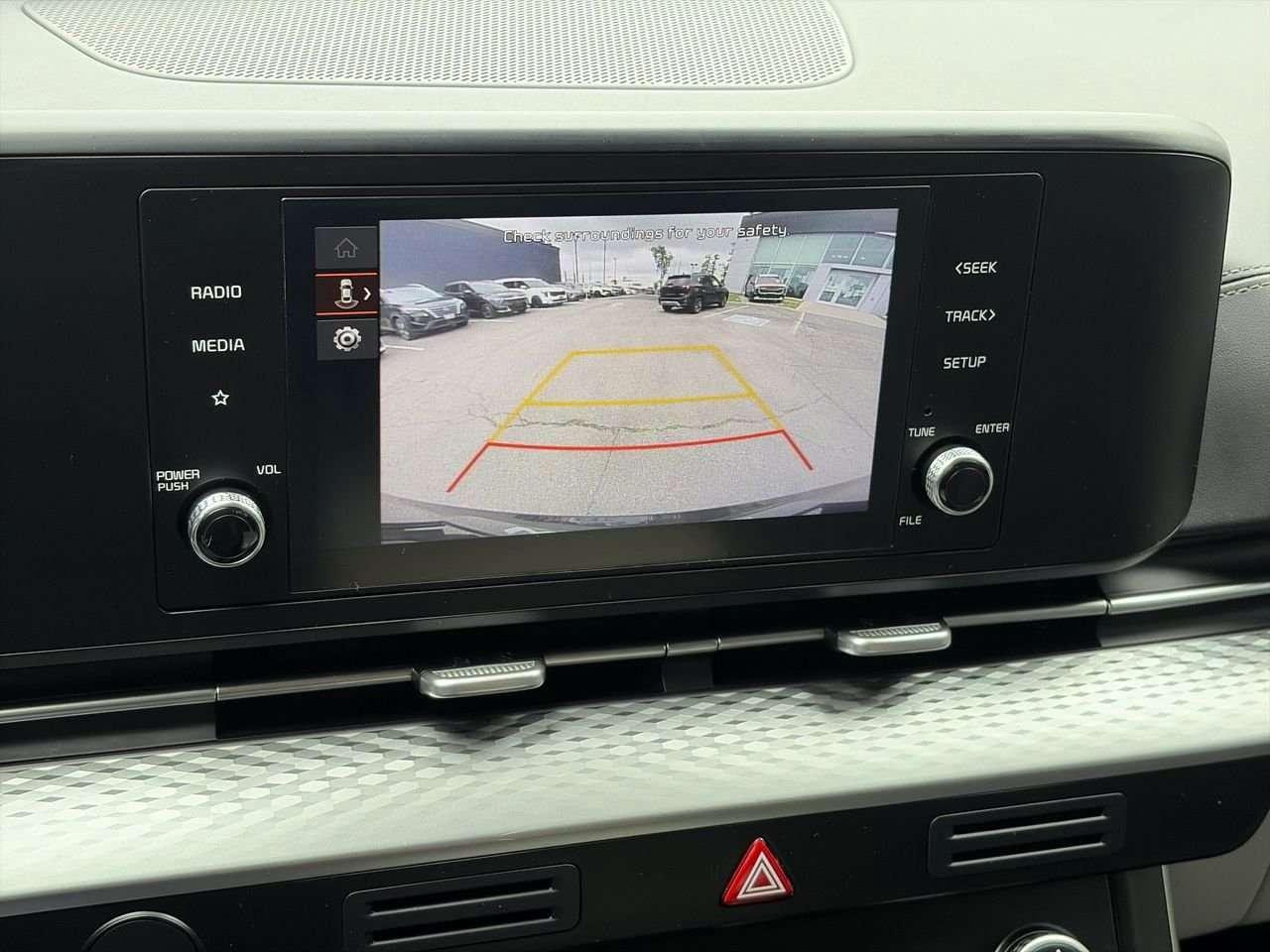 2024 Kia Carnival LX CLEAN CARFAX   ONE OWNER   8 SEATER   CARPLAY/ANDROID AUTO Photo