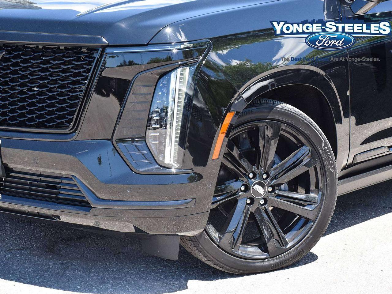 2025 Cadillac Escalade 4WD SPORT Photo2