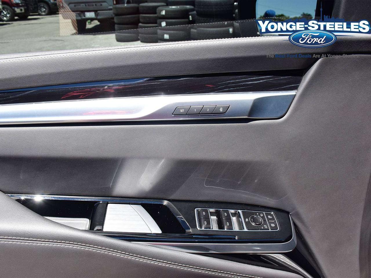 2025 Cadillac Escalade 4WD SPORT Photo