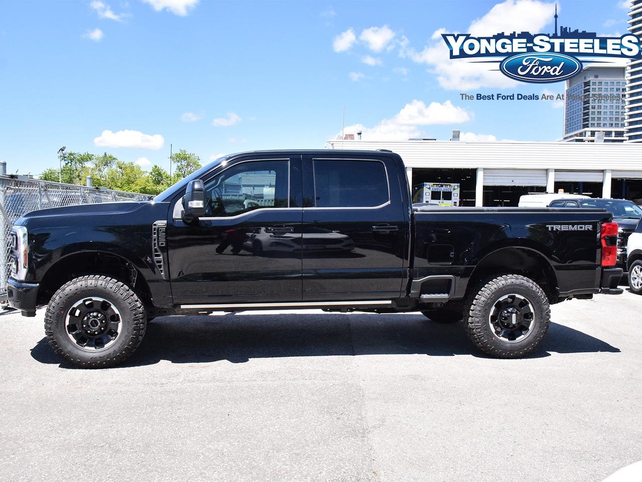 2026 Ford F-250 LARIAT - TREMOR OFF ROAD PKG - SUNROOF - LOW KMS Photo3