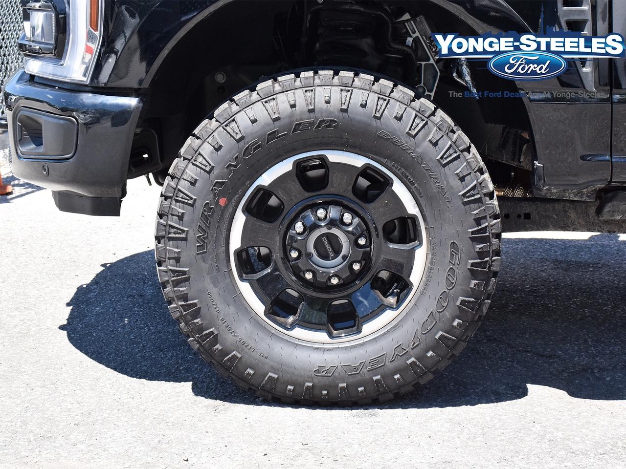 2026 Ford F-250 LARIAT - TREMOR OFF ROAD PKG - SUNROOF - LOW KMS Photo4