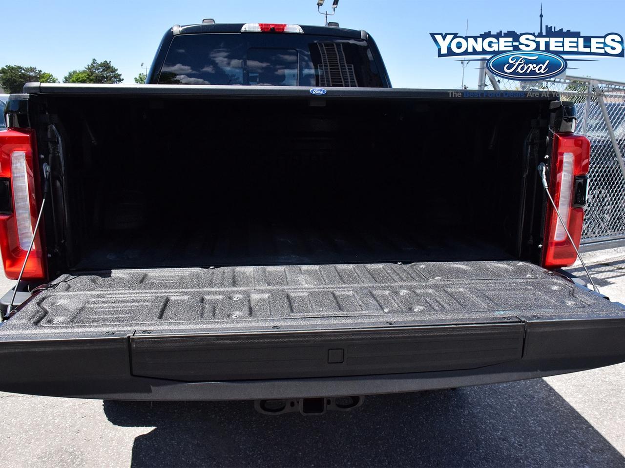 2026 Ford F-250 LARIAT - TREMOR OFF ROAD PKG - SUNROOF - LOW KMS Photo