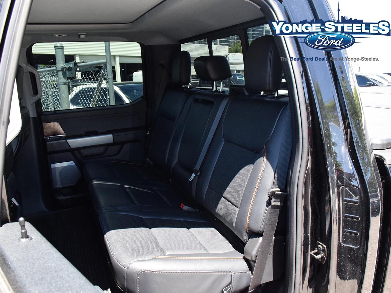 2026 Ford F-250 LARIAT - TREMOR OFF ROAD PKG - SUNROOF - LOW KMS Photo