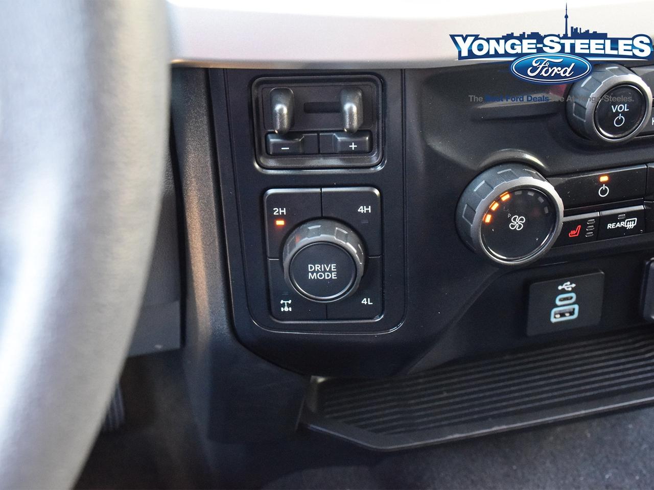 2026 Ford F-250 XLT PREMIUM PKG - BLACK APPEARANCE PKG - LOW KMS Photo