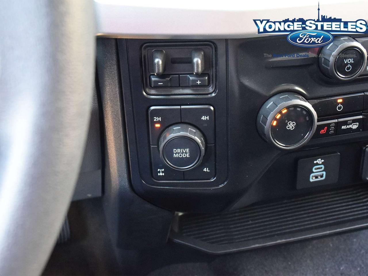 2026 Ford F-250 XLT PREMIUM PKG - BLACK APPEARANCE PKG - LOW KMS Photo