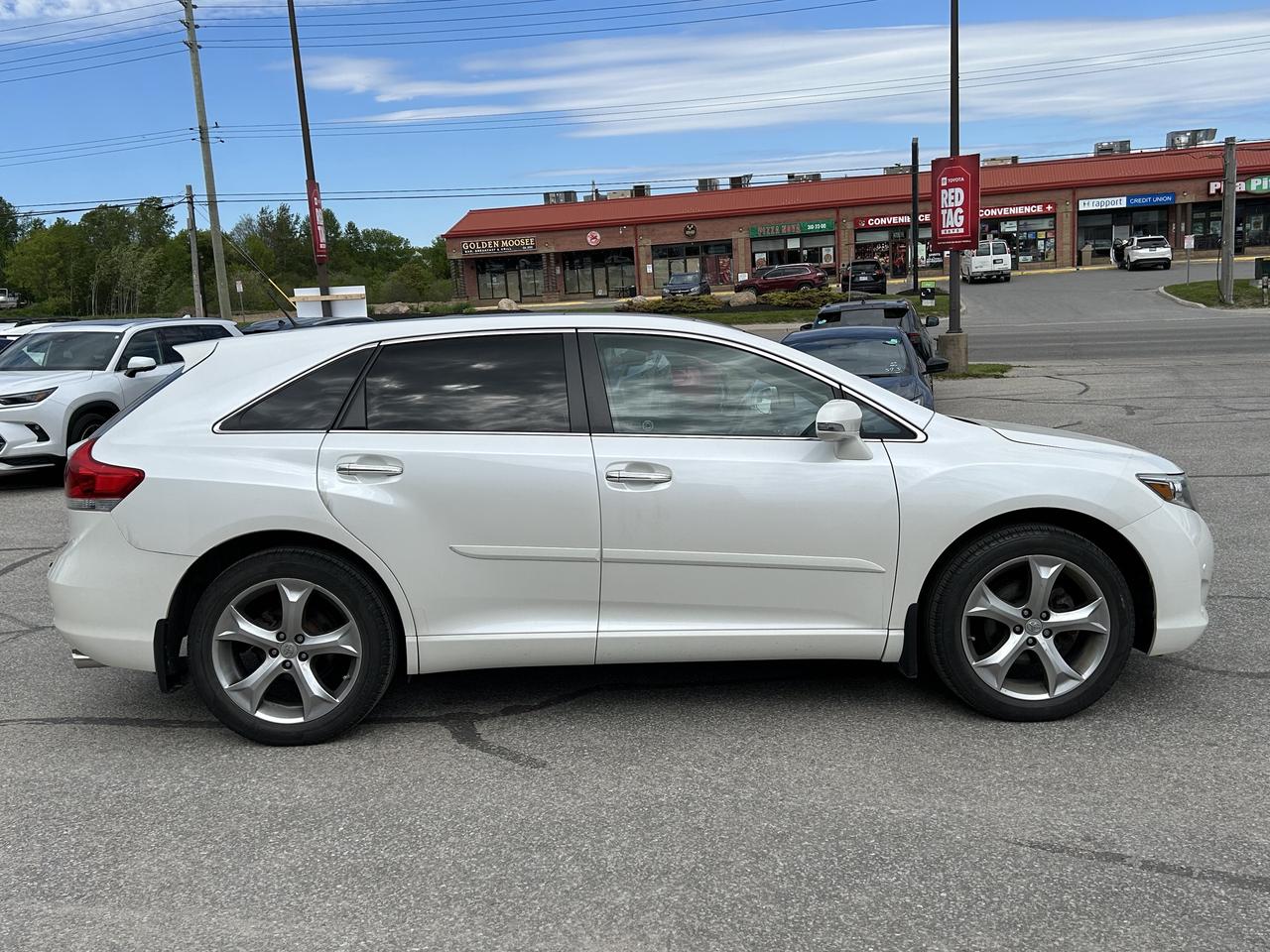 2016 Toyota Venza Limited   LOW KM Photo