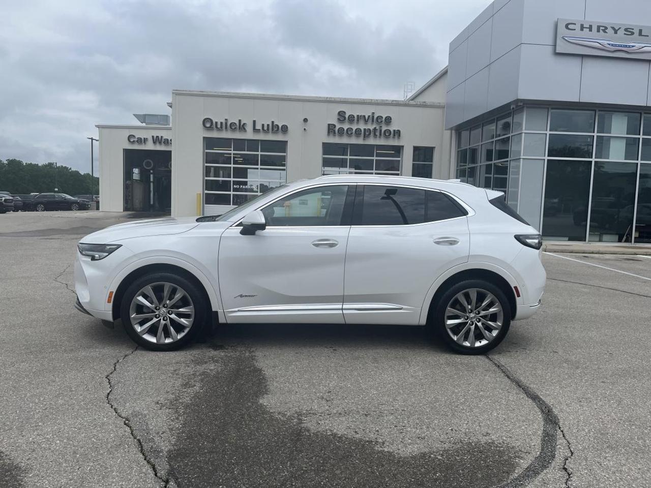 2023 Buick Envision AWD 4dr Avenir Photo2