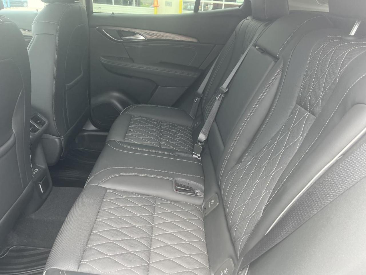 2023 Buick Envision AWD 4dr Avenir Photo