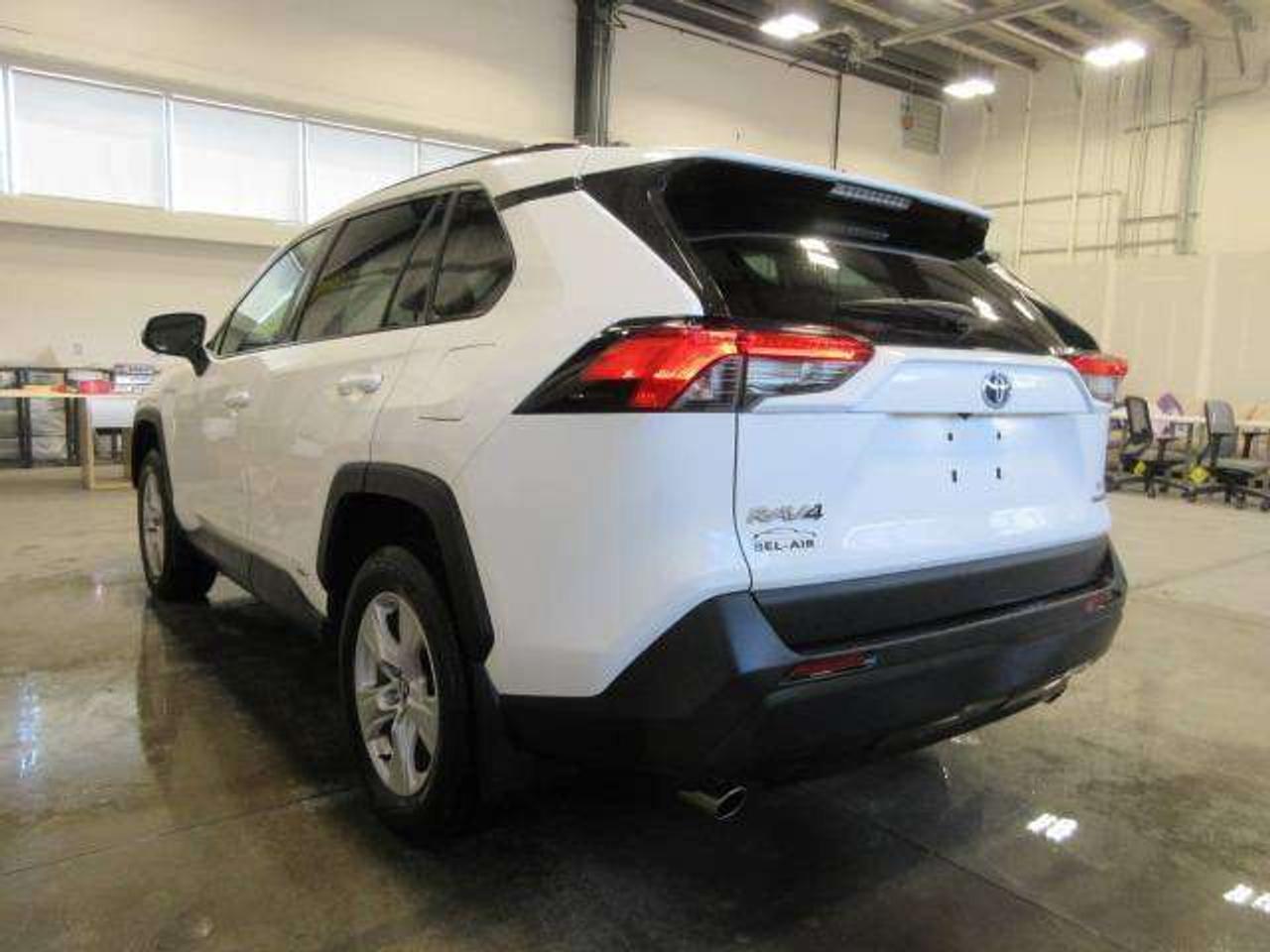 2021 Toyota RAV4 LE HYBRID AWD, HTD. SEATS, ALLOYS, 149K! Photo