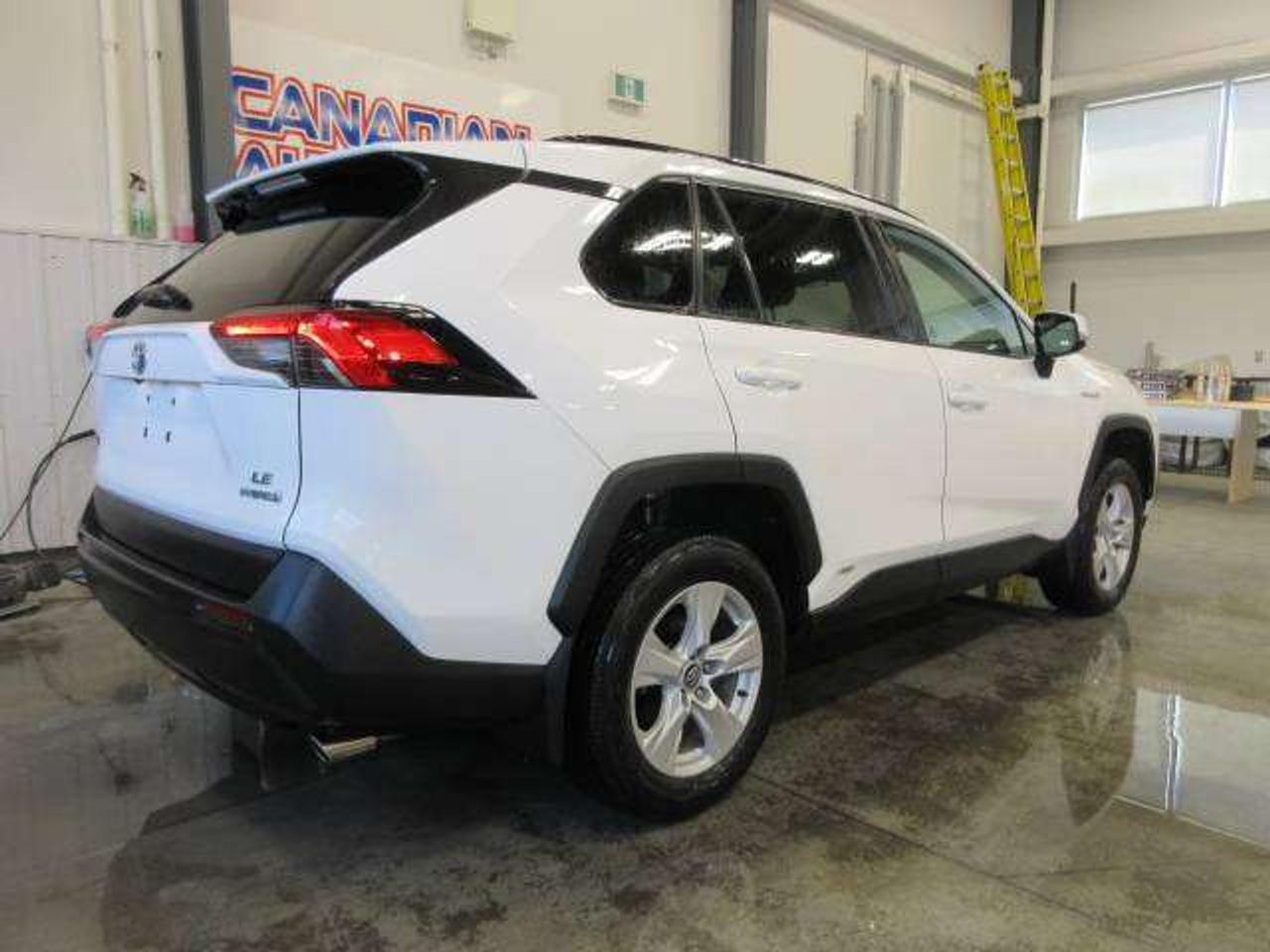 2021 Toyota RAV4 LE HYBRID AWD, HTD. SEATS, ALLOYS, 149K! Photo