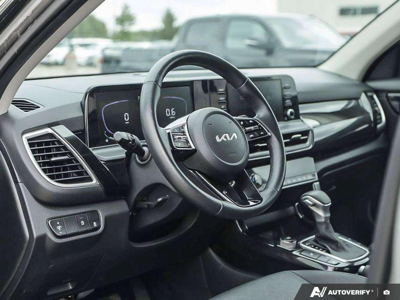 2026 Kia Seltos EX   AWD   Leather   Sunroof   Heated Seats & Steering Wheel   Apple CarPlay Photo