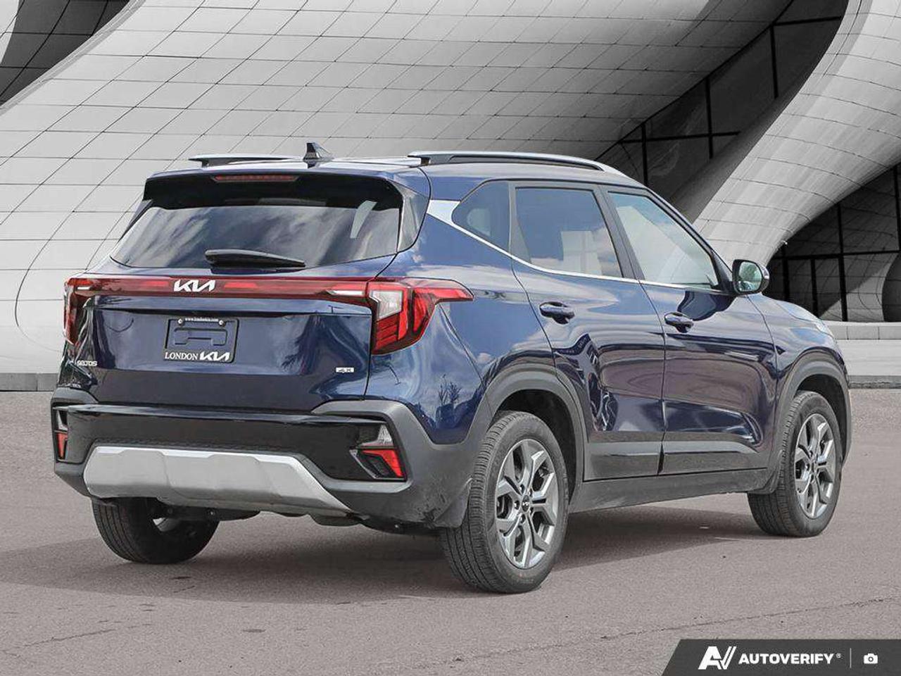 2026 Kia Seltos EX   AWD   Leather   Sunroof   Heated Seats & Steering Wheel   Apple CarPlay Photo