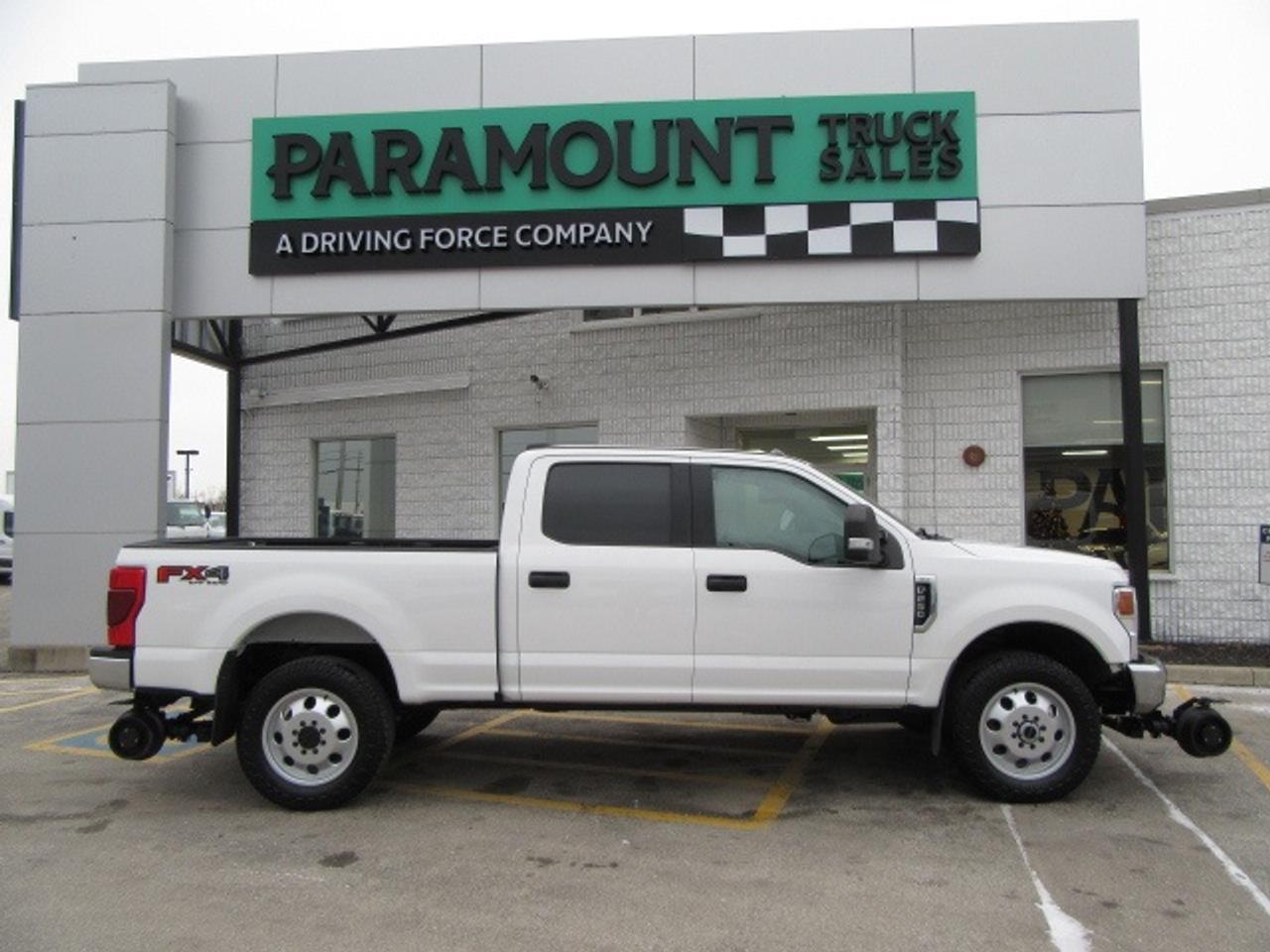 2024 Ford F-350 GAS CREW CAB 4X4 XLT 6.8FT BOX NEW HI-RAIL PACKAGE Photo