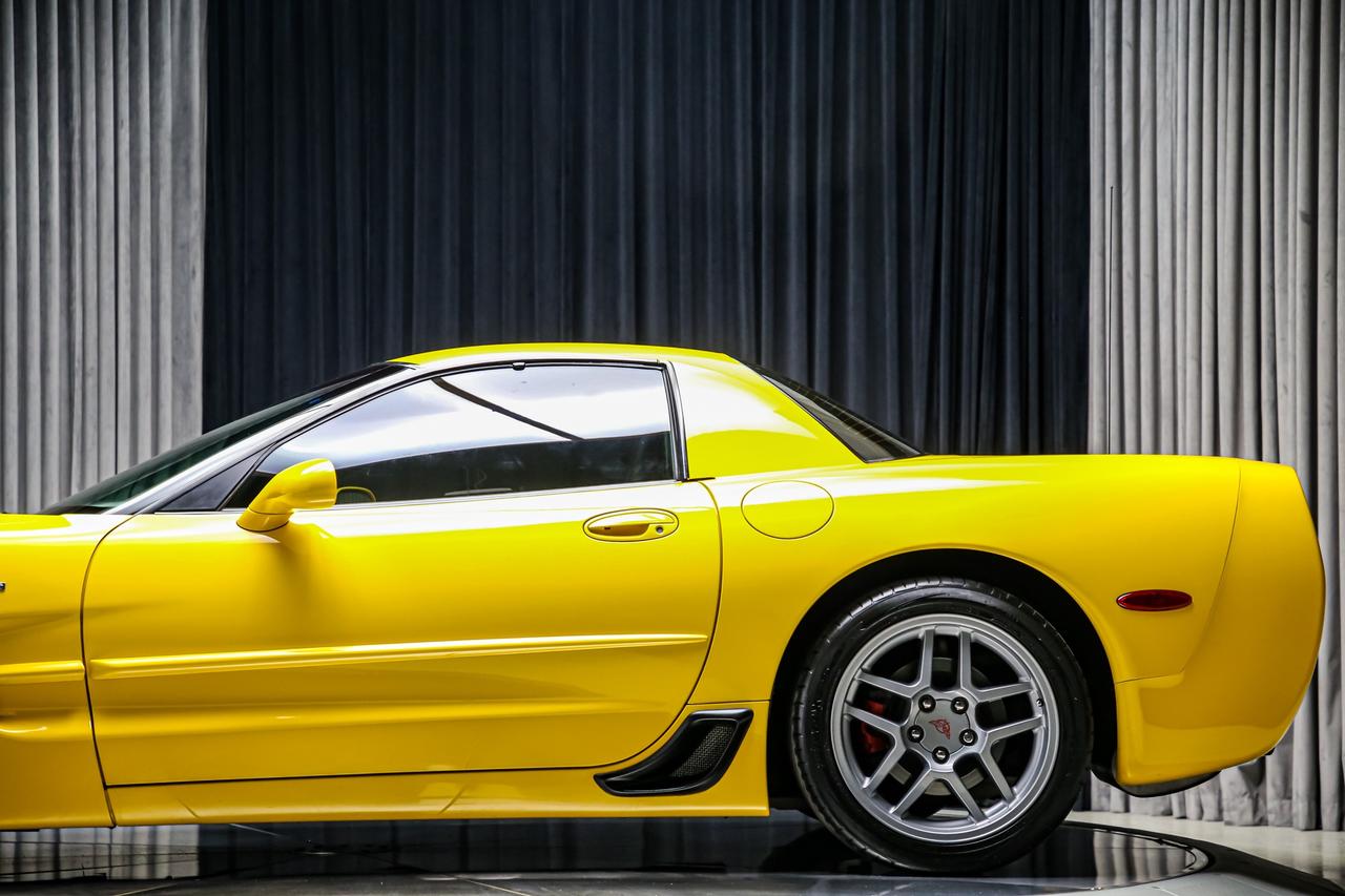 2003 Chevrolet Corvette Z06 405 HP 6 SPEED MANUAL  HUD BOSE NOACCIDENTS Photo