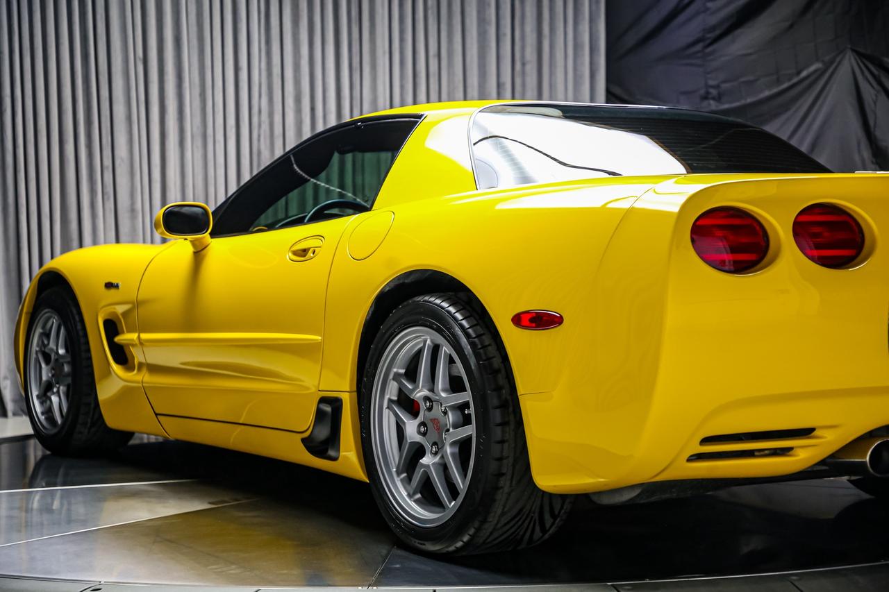 2003 Chevrolet Corvette Z06 405 HP 6 SPEED MANUAL  HUD BOSE NOACCIDENTS Photo