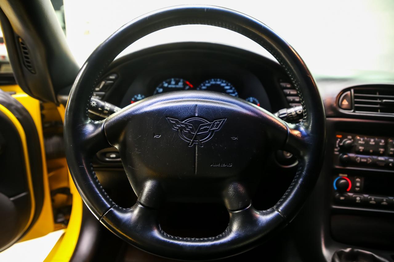2003 Chevrolet Corvette Z06 405 HP 6 SPEED MANUAL  HUD BOSE NOACCIDENTS Photo