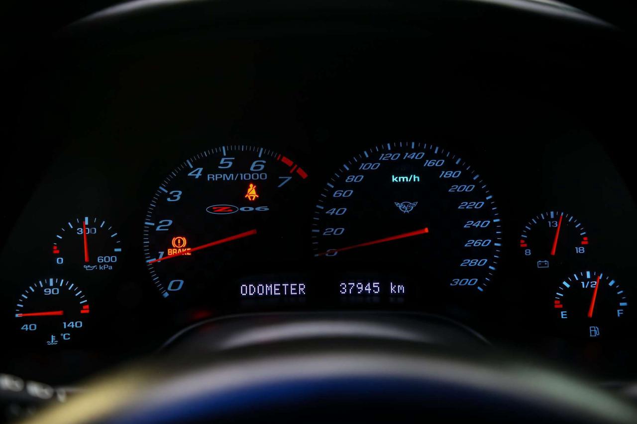 2003 Chevrolet Corvette Z06 405 HP 6 SPEED MANUAL  HUD BOSE NOACCIDENTS Photo