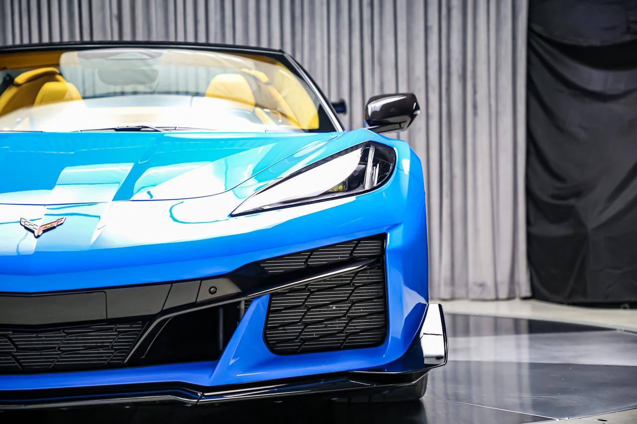 2025 Chevrolet Corvette Z06 CONVERTIBLE 3LZ Z07 CARBONRIM AEROKIT LIFT CCB Photo