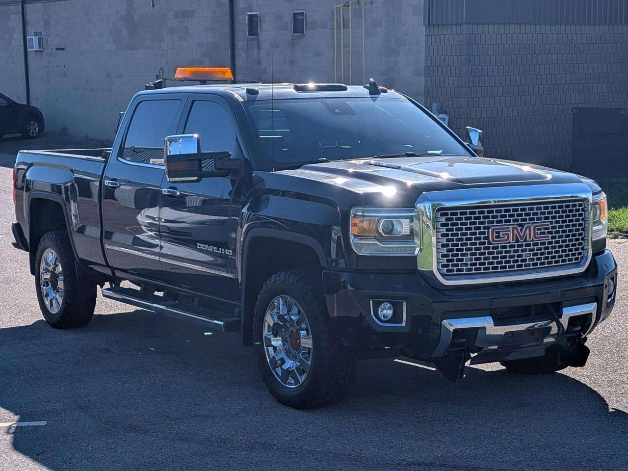 2015 GMC SIERRA 2500HD DENALI Photo