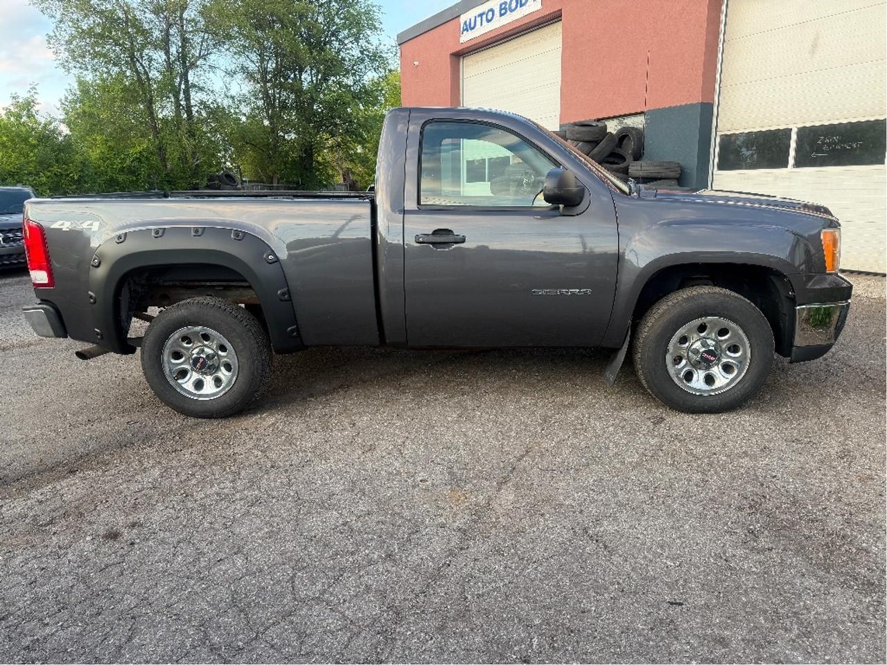 2011 GMC Sierra 1500 LT Photo4