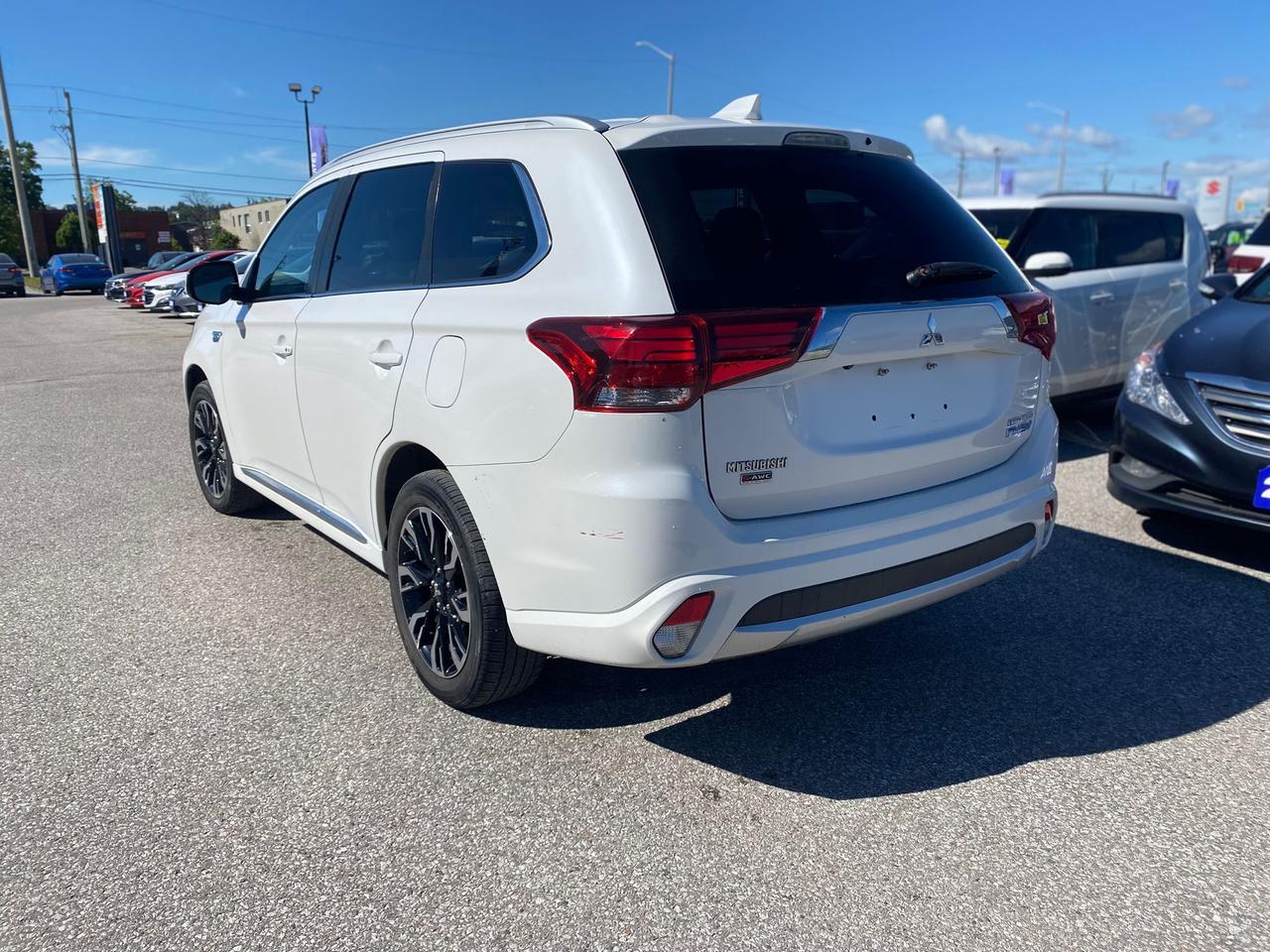 2018 Mitsubishi Outlander PHEV SE AWD ~Heated Leather ~Bluetooth ~Blind Spot ~Cam Photo