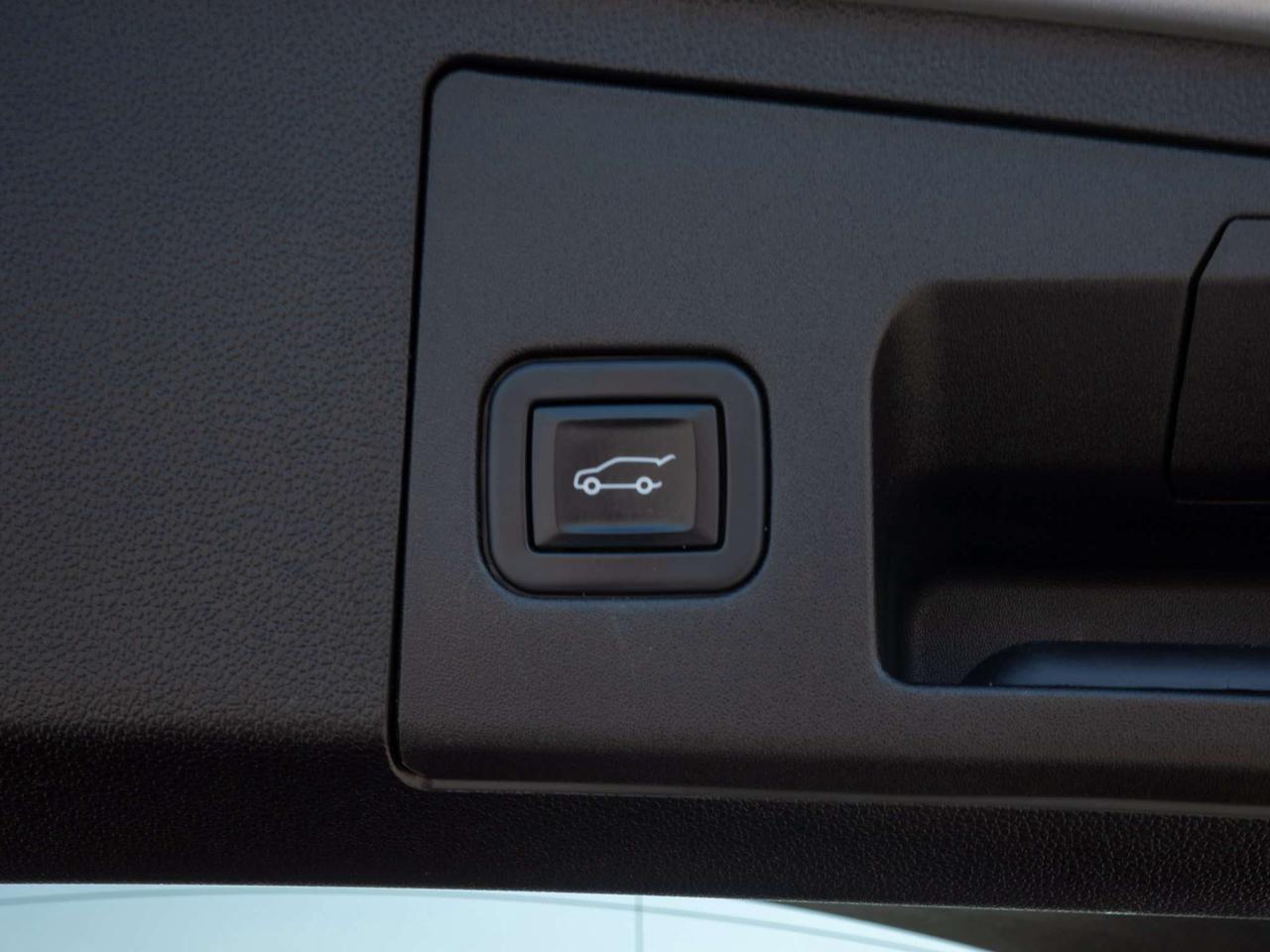 2022 Cadillac XT4 FWD Luxury - Power Liftgate   Remote Engine Start Photo