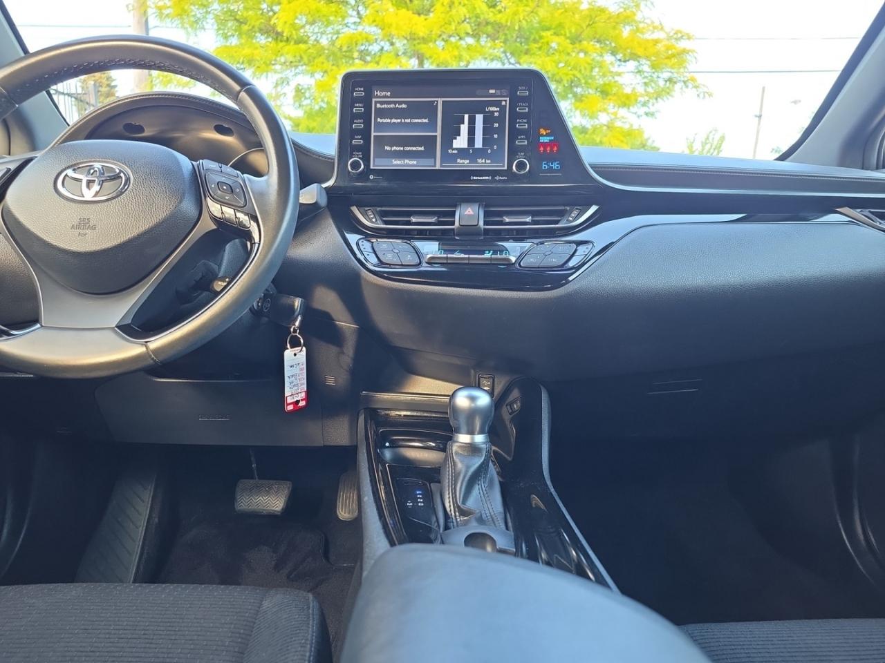 2019 Toyota C-HR NO ACCIDENTS / LOW KM / AUTO / CAMERA / LANE ASSIS Photo