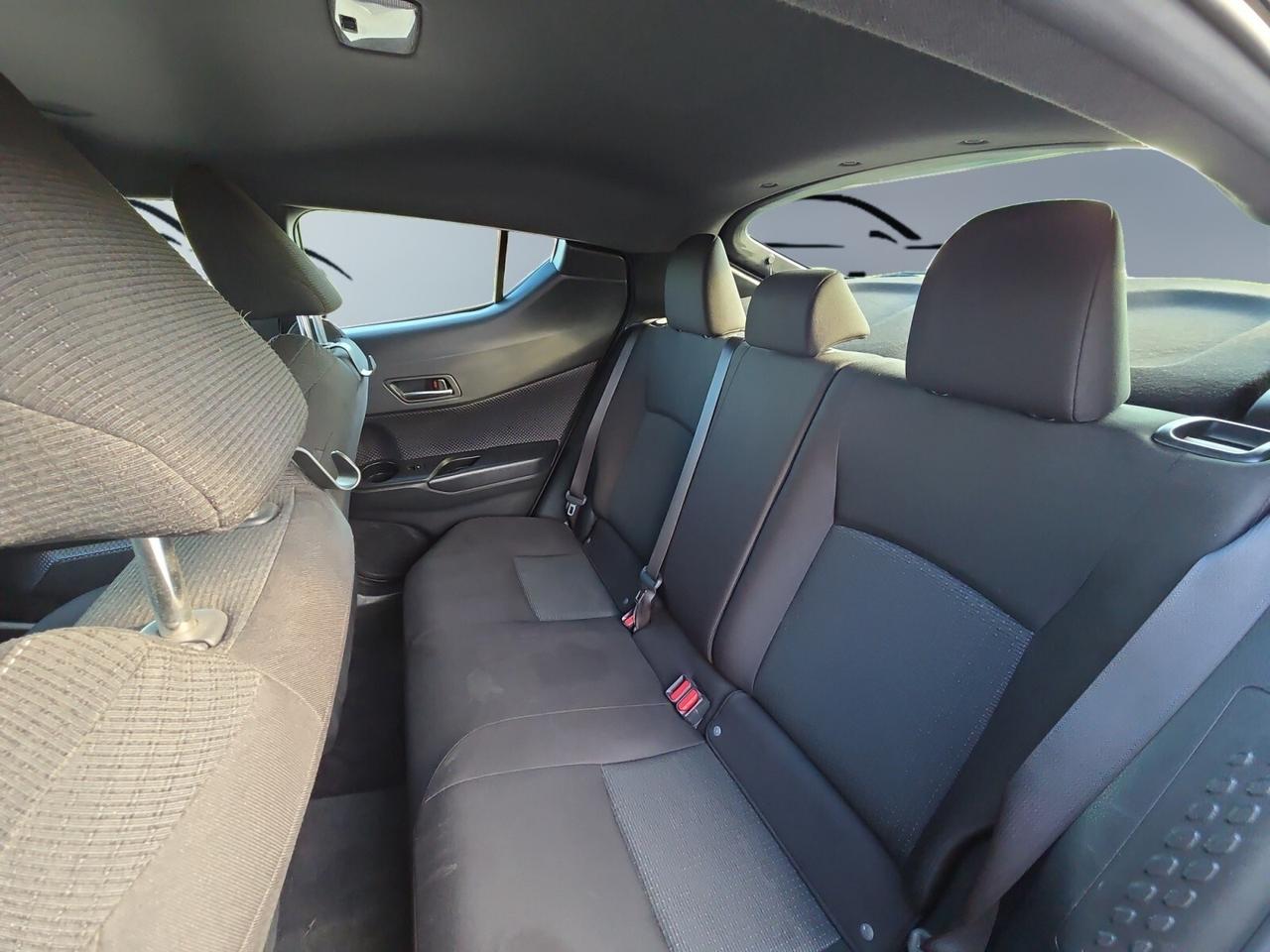 2019 Toyota C-HR NO ACCIDENTS / LOW KM / AUTO / CAMERA / LANE ASSIS Photo