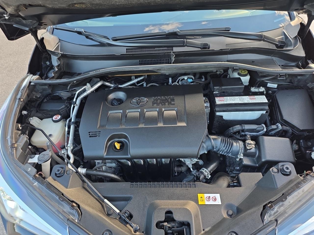 2019 Toyota C-HR NO ACCIDENTS / LOW KM / AUTO / CAMERA / LANE ASSIS Photo