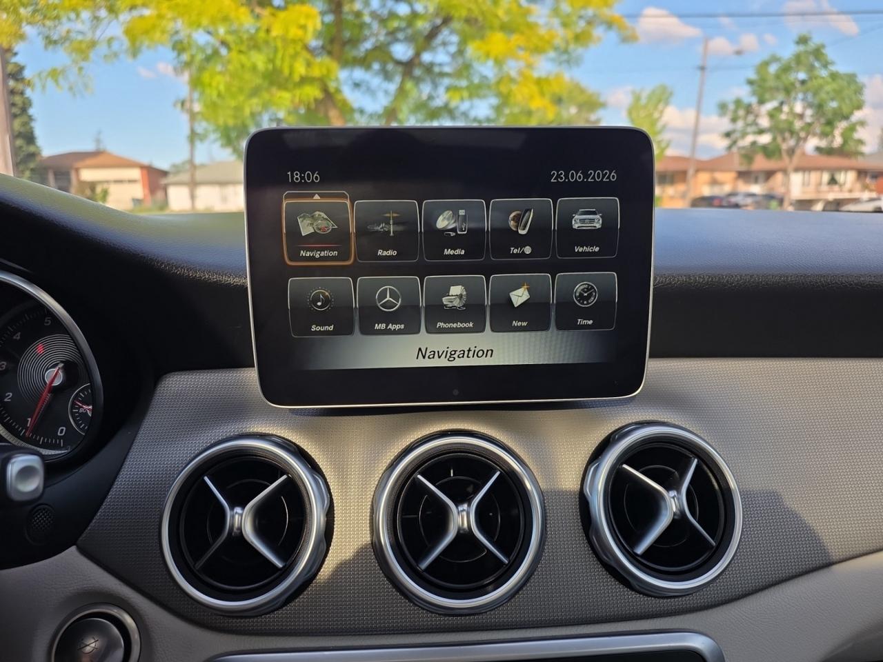 2020 Mercedes-Benz GLA GLA 250 4MATIC * NO ACCIDENTS /NAVI / CAMERA / PAN Photo