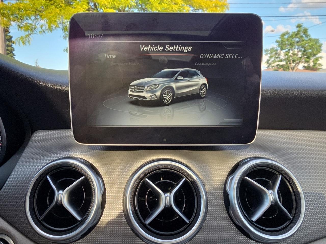 2020 Mercedes-Benz GLA GLA 250 4MATIC * NO ACCIDENTS /NAVI / CAMERA / PAN Photo