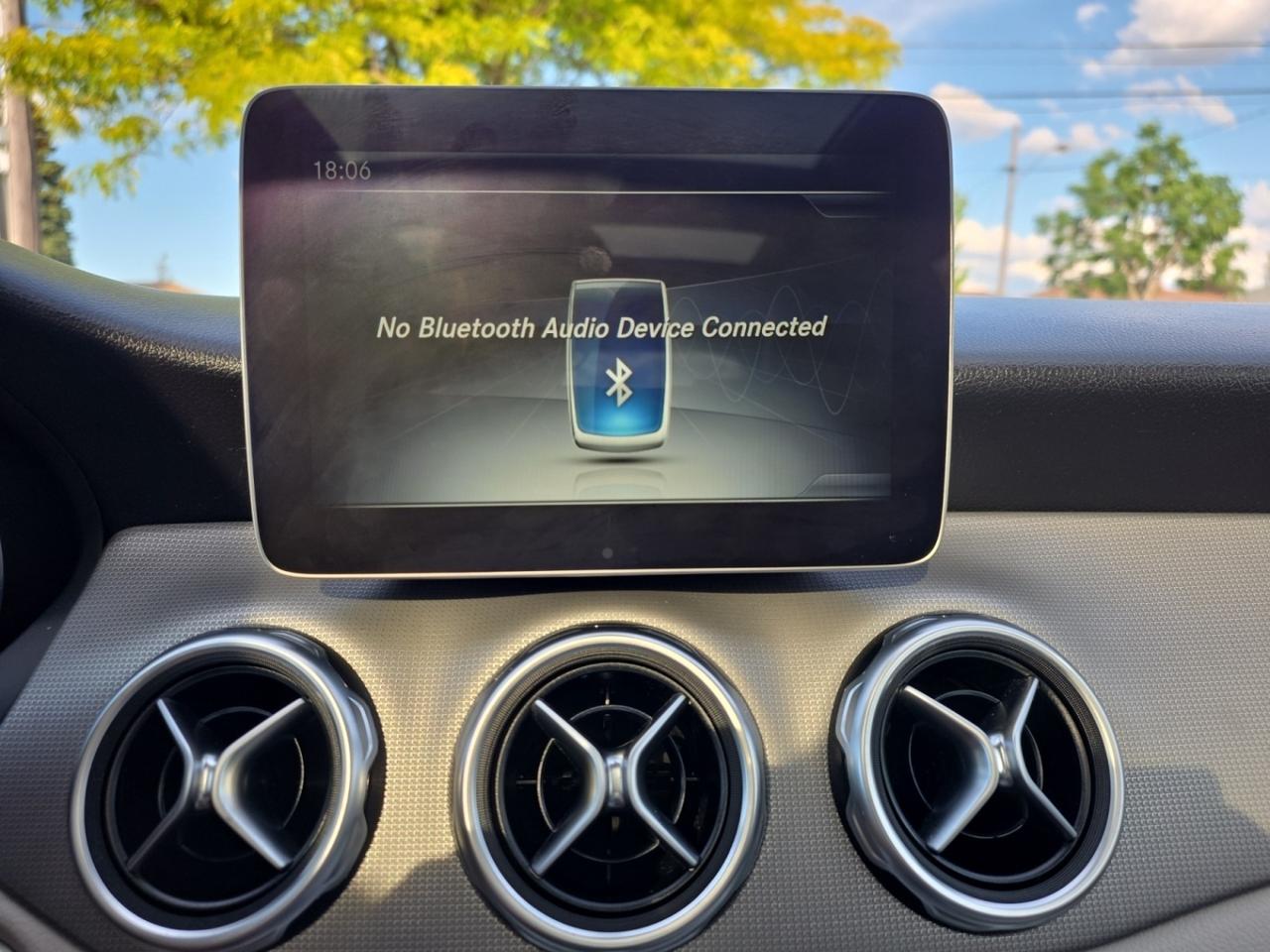 2020 Mercedes-Benz GLA GLA 250 4MATIC * NO ACCIDENTS /NAVI / CAMERA / PAN Photo