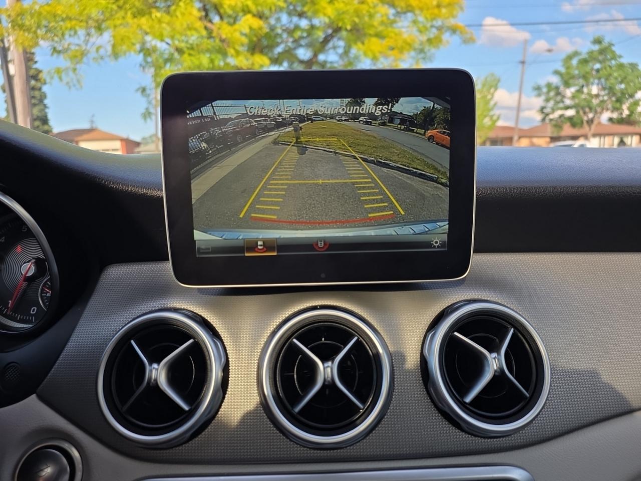 2020 Mercedes-Benz GLA GLA 250 4MATIC * NO ACCIDENTS /NAVI / CAMERA / PAN Photo