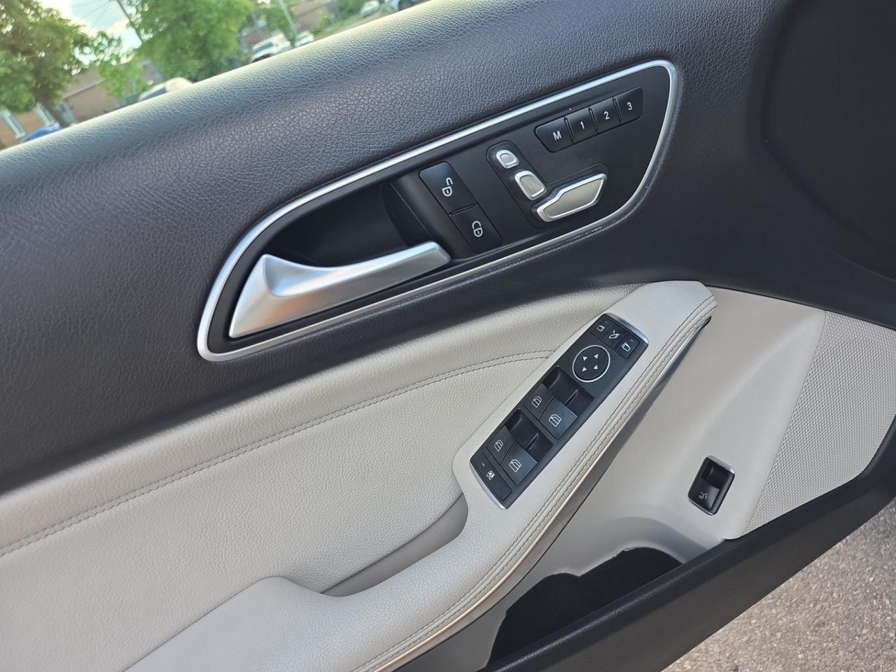 2020 Mercedes-Benz GLA GLA 250 4MATIC * NO ACCIDENTS /NAVI / CAMERA / PAN Photo